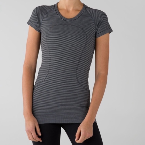 Lululemon Swiftly Tech short sleeve crew in tempo stripe balck and white - Picture 8 of 8